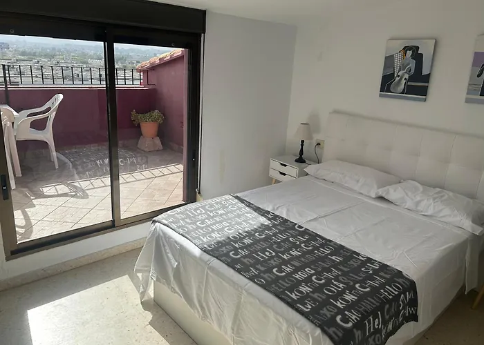 Ático dúplex, terraza y vistas al mar